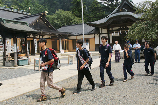 山岳部員によるパトロール