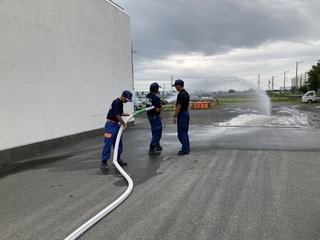 放水している写真