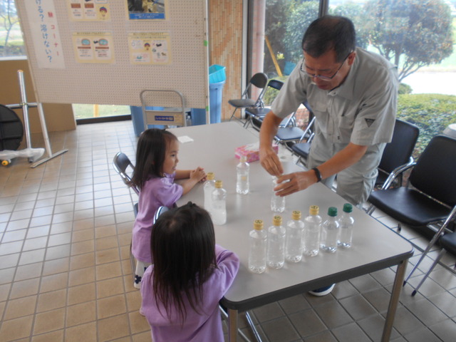 実験コーナー 画像:実験コーナー
