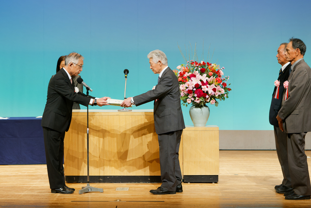 スポーツ協会記念式典表彰の様子