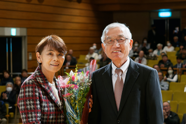 宇津木さんとスポーツ協会会長