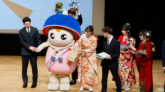 クルリンもお祝いに来てくれました