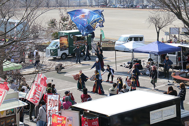 画像：イセハライチで賑わう総合運動公園