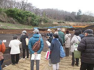 東富岡・南三間遺跡見学会の様子３