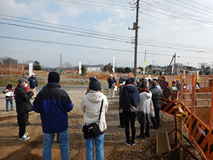 上粕屋・石倉中遺跡見学会の状況写真