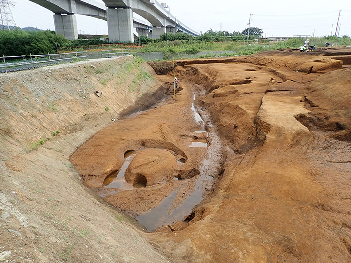 写真27　谷部完掘状況