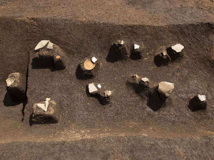 写真3　10区C1溝　遺物出土状況1