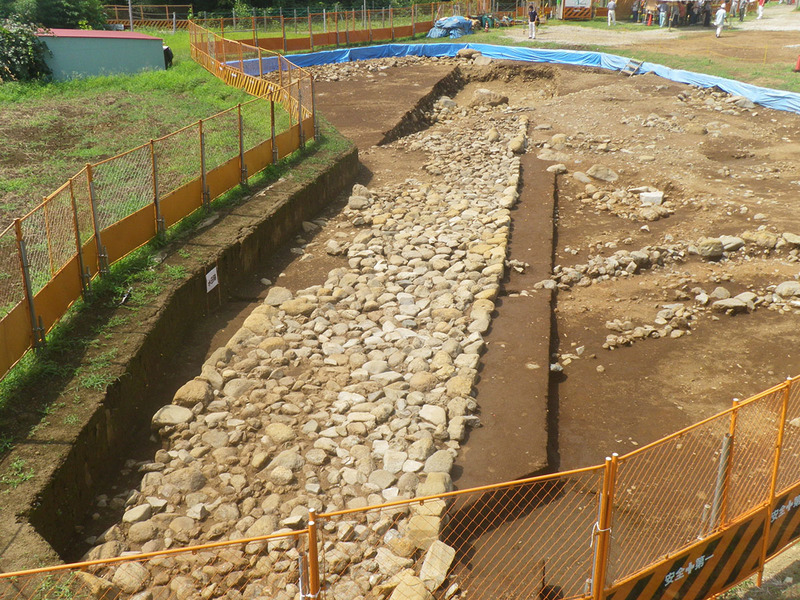 子易・中川原遺跡石敷