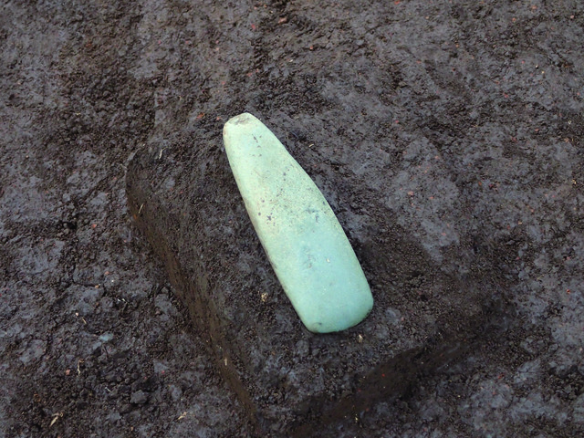 磨製石斧出土状況 磨製石斧出土状況