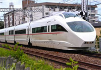 伊勢原を快走する人気列車
