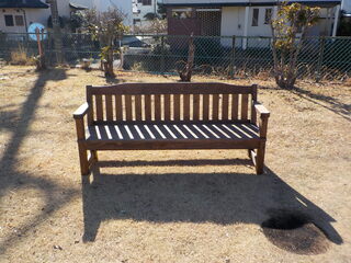 ベンチ