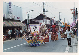 写真：チンドンヤ大会1