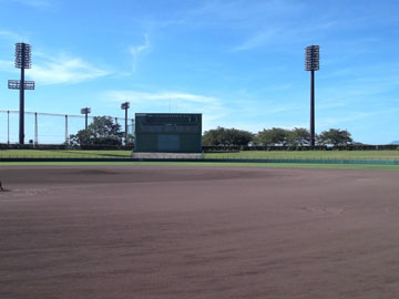 いせはらサンシャイン・スタジアム（伊勢原球場）グラウンド