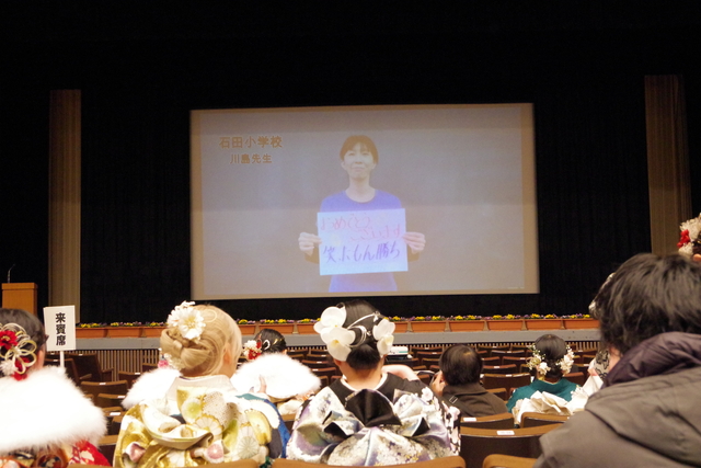 恩師メッセージムービーの上映