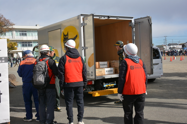 緊急物資輸送連携訓練の写真です