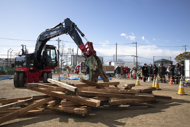 市カメ_03道路啓開訓練 道路啓開訓練の写真です