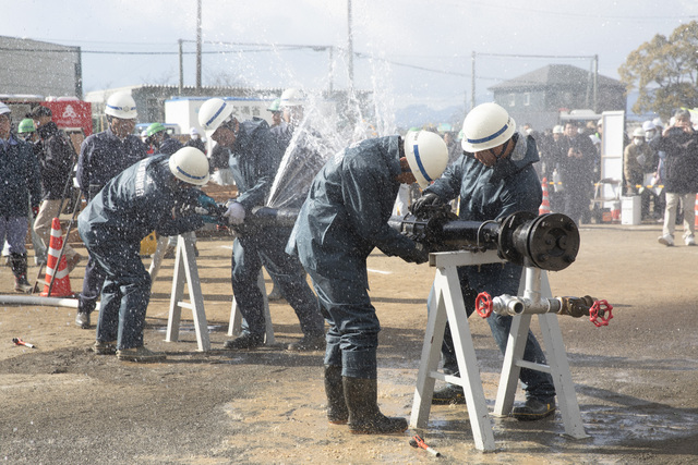 市カメ_04上水道復旧 上水道復旧訓練の写真です