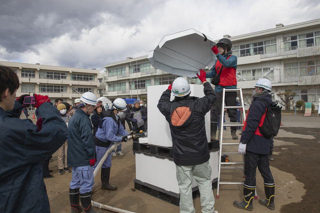 市カメ_07応急給水 応急給水訓練の写真です