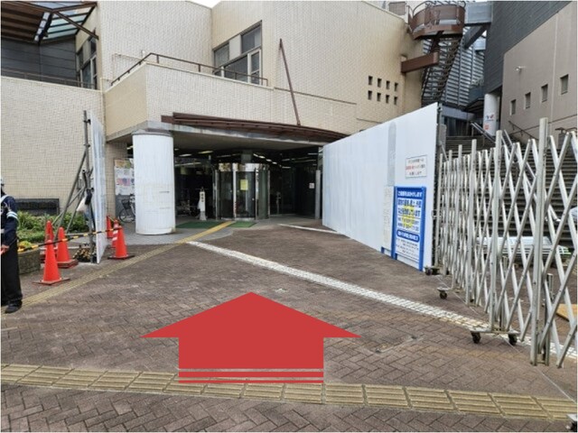 図書館玄関