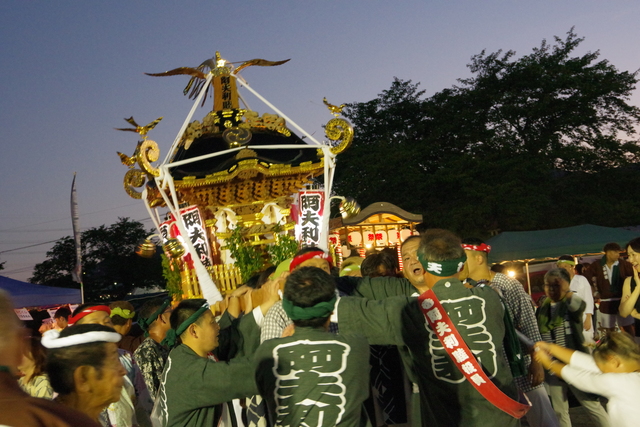 高部屋地区体力づくり振興会「ふるさとまつり」阿夫利睦の神輿練り歩き