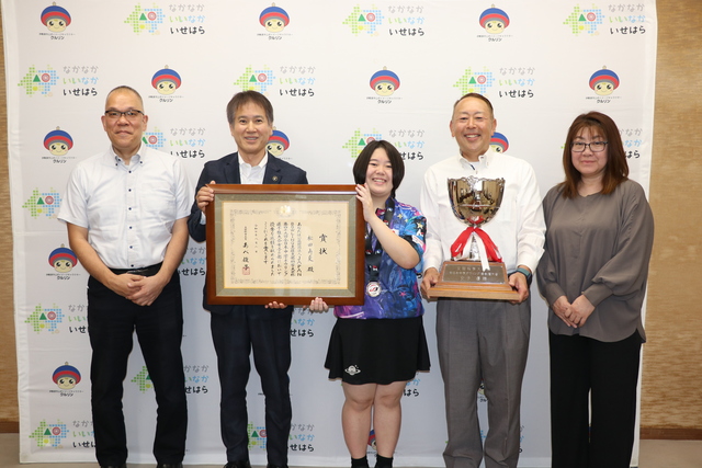 松田寿夏選手表敬訪問の様子2