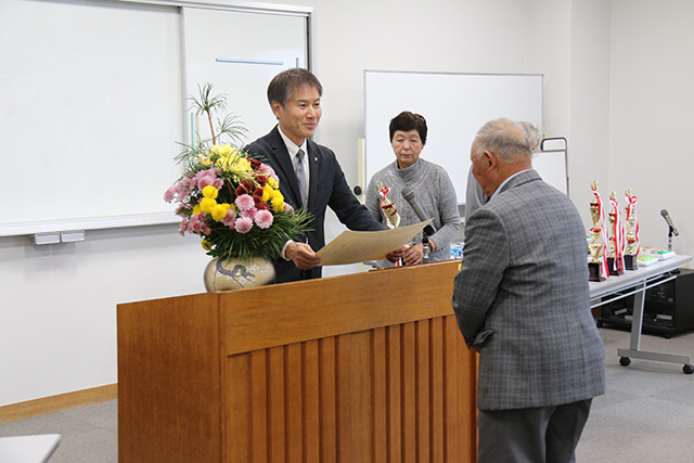 菊花展表彰式の様子1