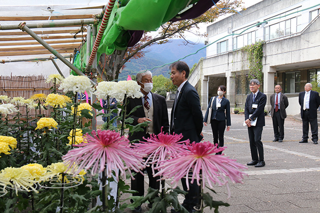 菊花展表彰式の様子4 画像:菊花展表彰式の様子4