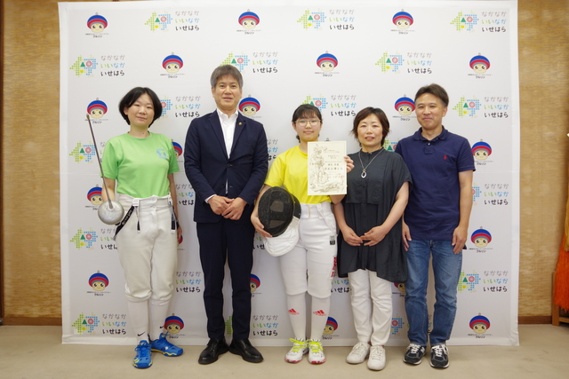 画像：勝見氏_市長表敬訪問の様子
