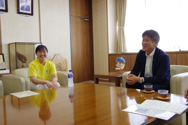 画像：勝見氏_市長表敬訪問の様子