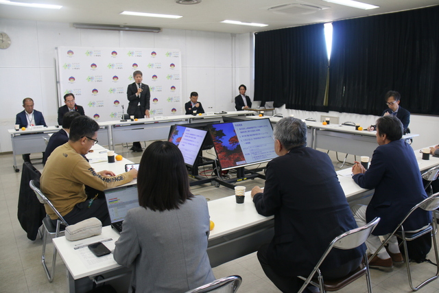 令和8年10月28日記者会見 写真