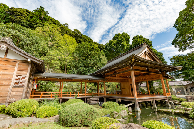 阿夫利神社の能楽殿