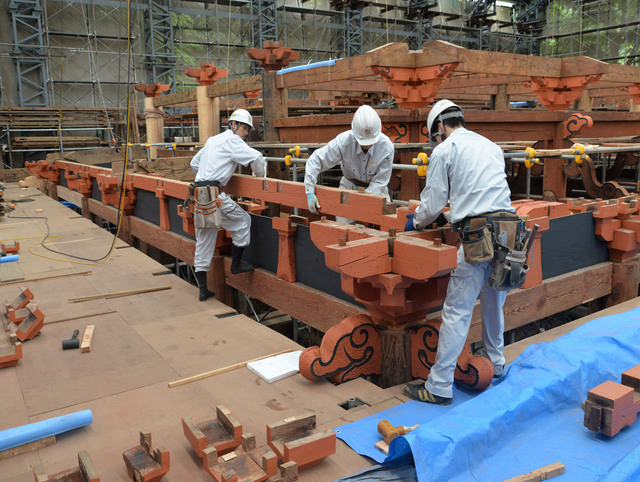 柱・梁の組み立て